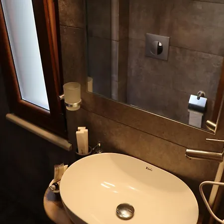 Velar Boutique Locanda Korce